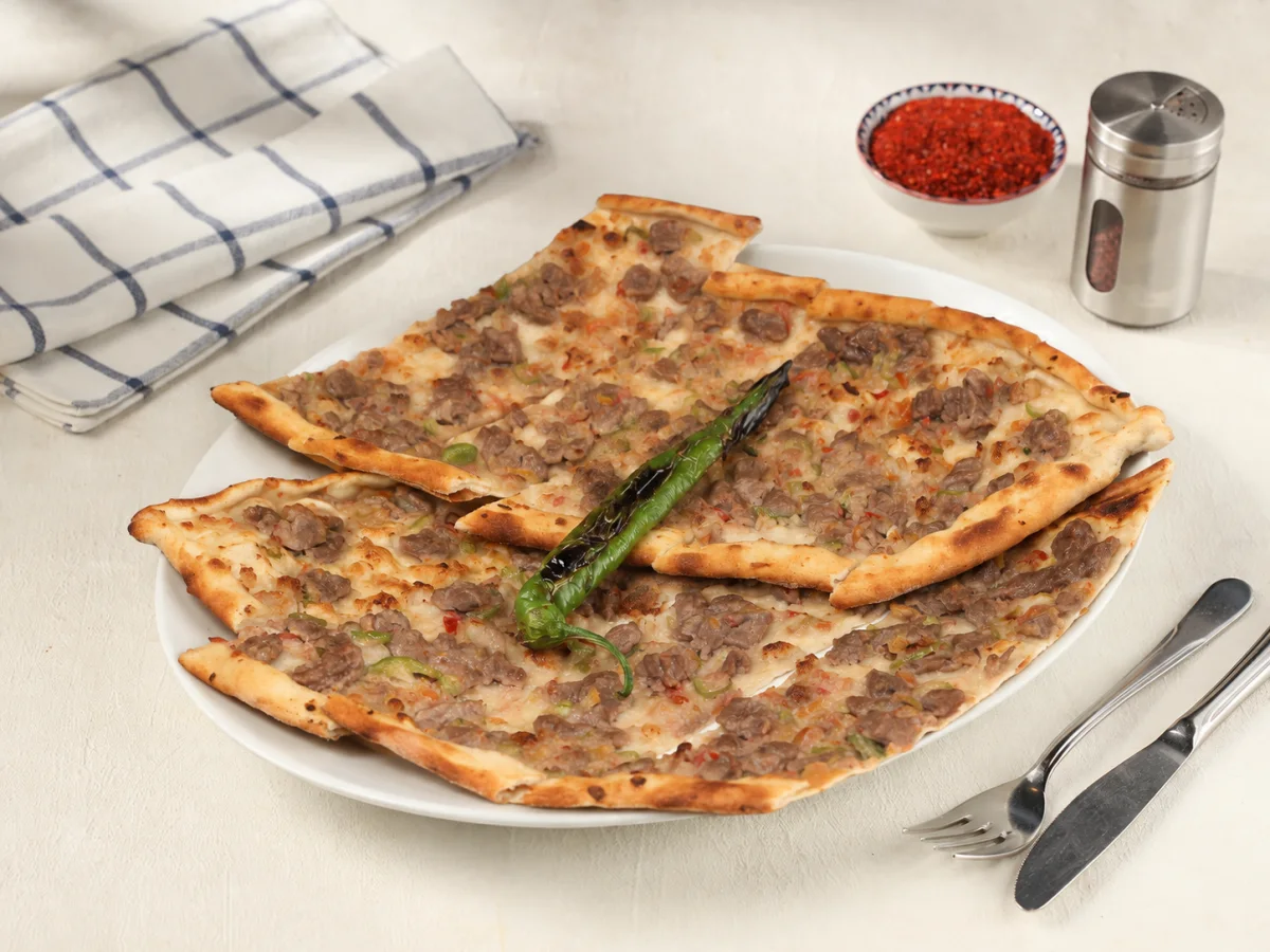Kuşbaşılı Pide